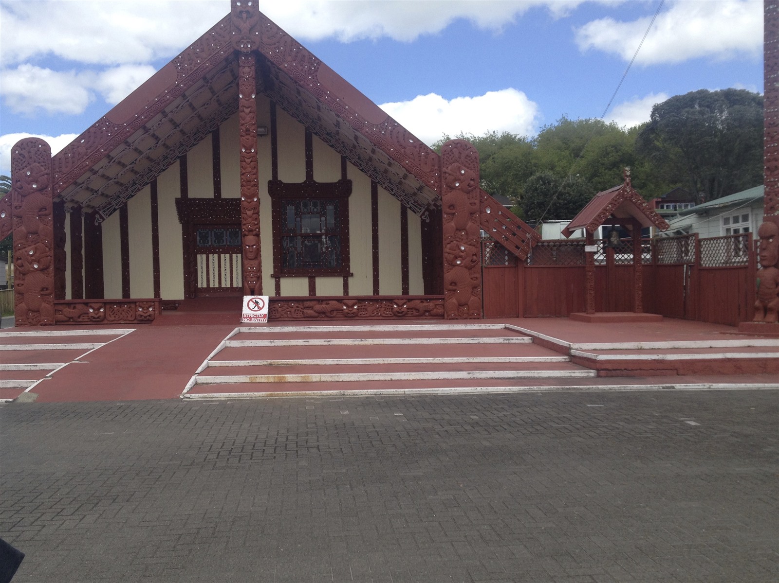 New Zealand's Homestay Network hosts best film makers in the world. Visiting accommodation in Lake Tarawera Trail, Wai-tapu and Maori Culture